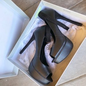 Jessica Simpson Black Pumps Heels